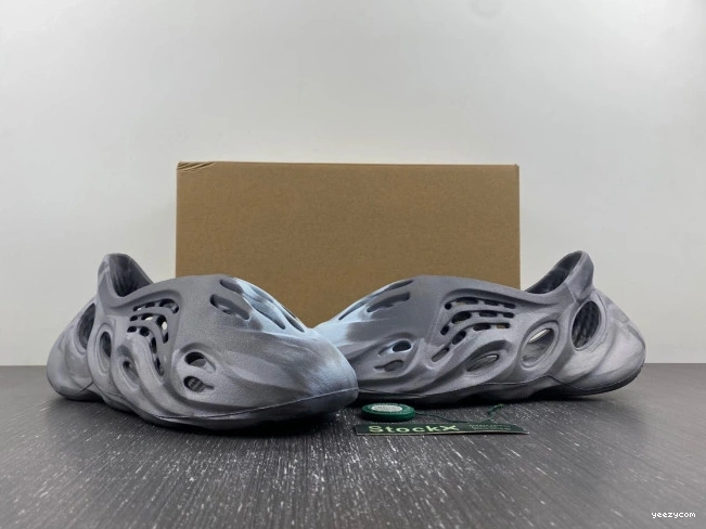 IE4931 Yeezy RNR Adidas MX Foam Granite 0719
